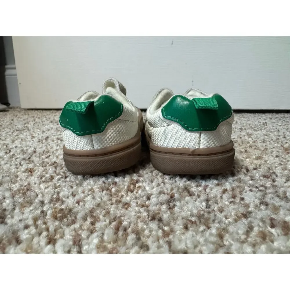Carters baby/Toddler shoes, sneakers, size 4, White, Elastic laces